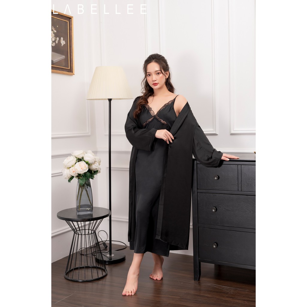 Váy lụa hai dây dáng dài phối ren LABELLEE - VL2D11