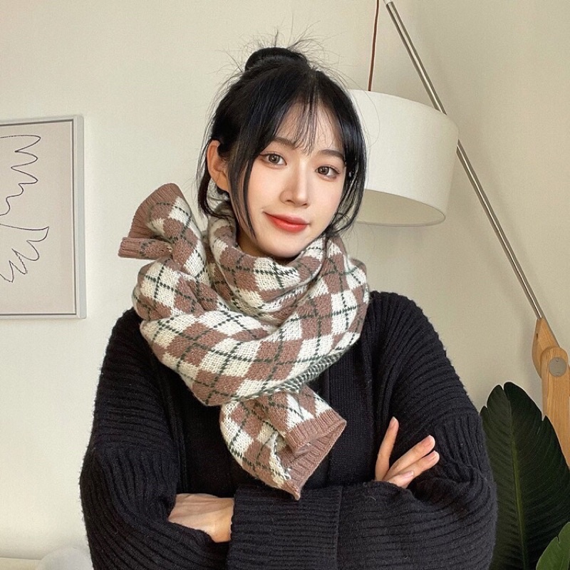 Khăn len choàng cổ hình quả trám kẻ cực xinh Kh05