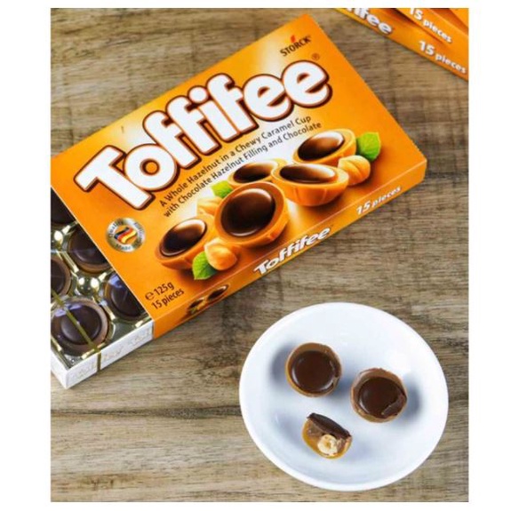 Kẹo Caramel Mềm Phủ Socola Nhân Hạt Dẻ Toffifee 125g, 400g