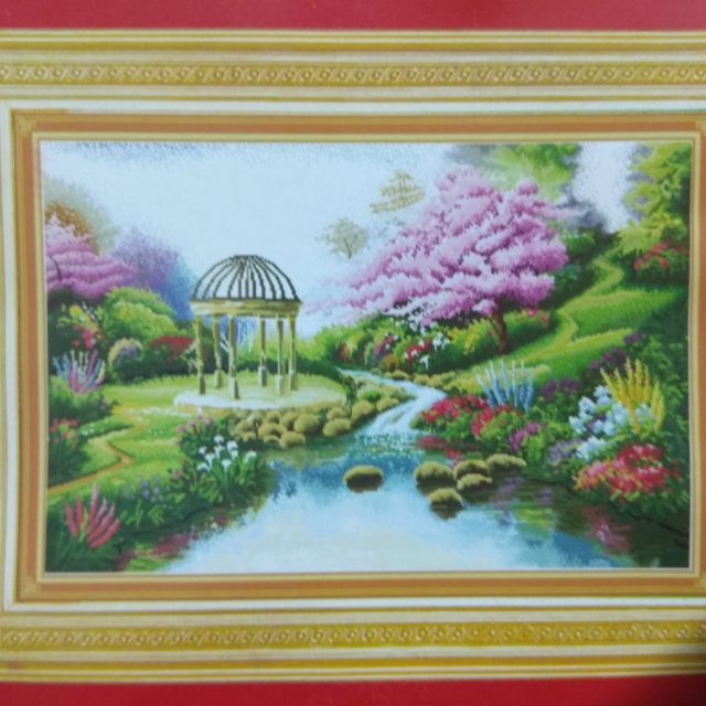 Tranh thêu chữ thập vườn hoa
