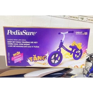 Xe thăng bằng cho bé Pediasure