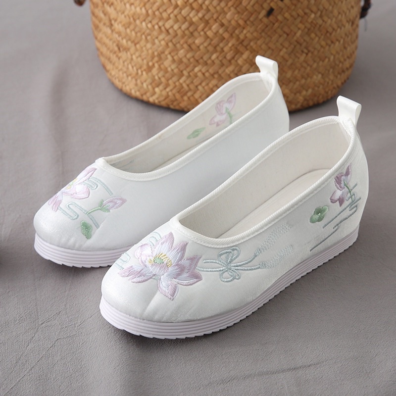 Giày cổ trang Trung quốc thêu hoa