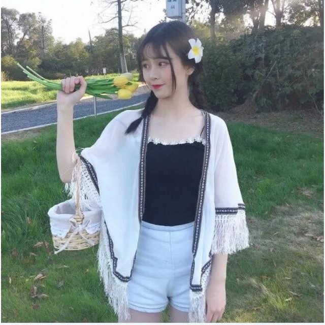 Áo choàng kimono viền thổ cẩm, tua rua  màu trắng mặc đi biển đi chơi cực xinh | BigBuy360 - bigbuy360.vn