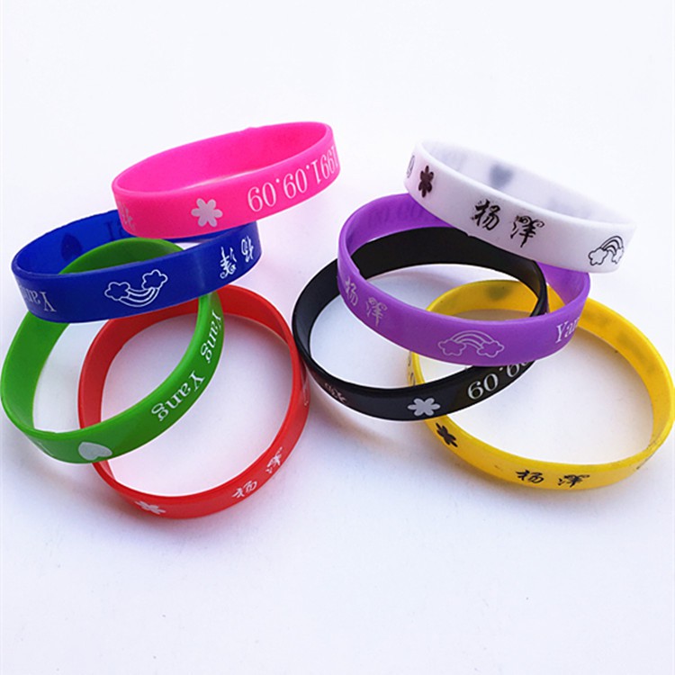 Vòng tay cao su bts wanna one bigbang luhan | BigBuy360 - bigbuy360.vn