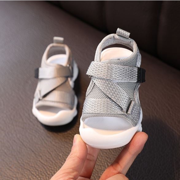 Sandal Chống Vấp Chéo Êm Nhẹ Cho Bé Tập Đi 155