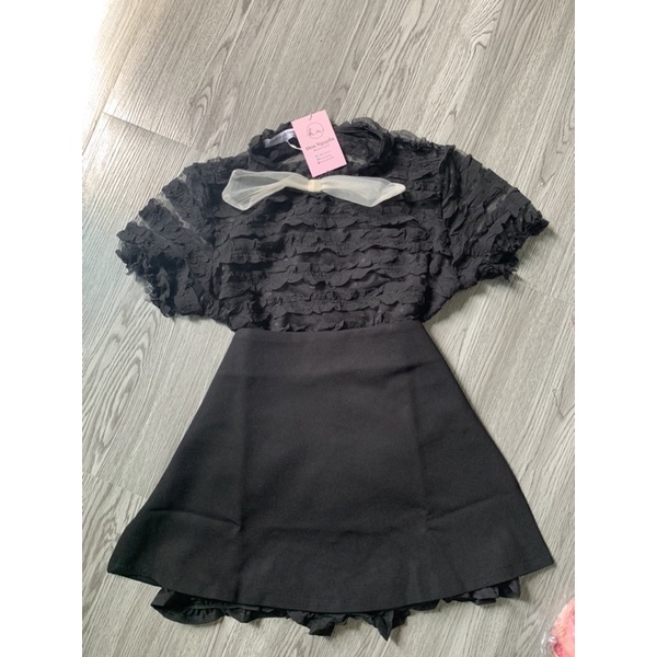 Set áo ren chân váy ôm