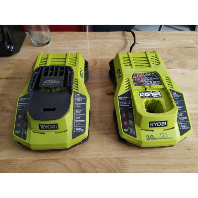 Đế pin AEG RiDGiD zin tháo máy