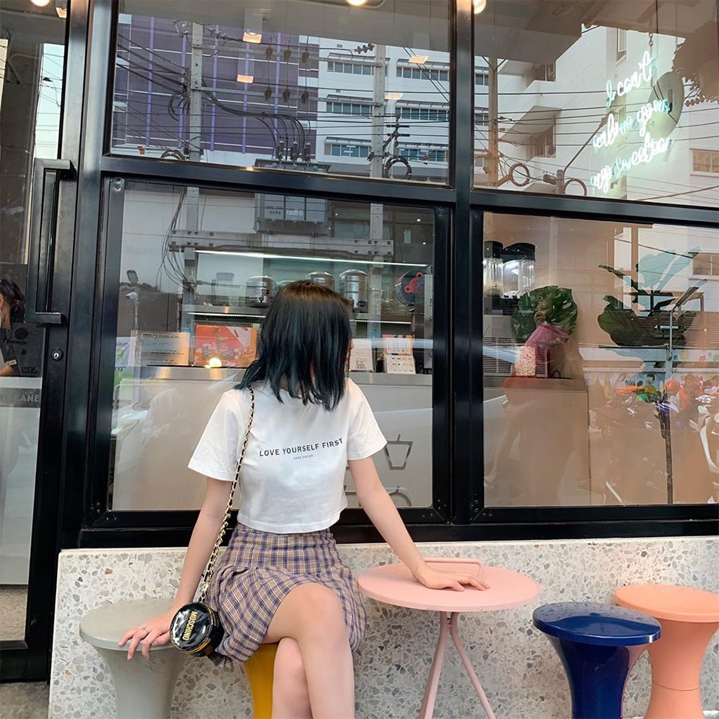 Áo croptop Love Yourself First | BigBuy360 - bigbuy360.vn