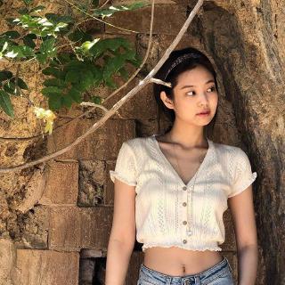 Áo Croptop Dệt Kim Tay Ngắn Thiết Kế Cổ Chữ V Phong Cách Hàn Quốc