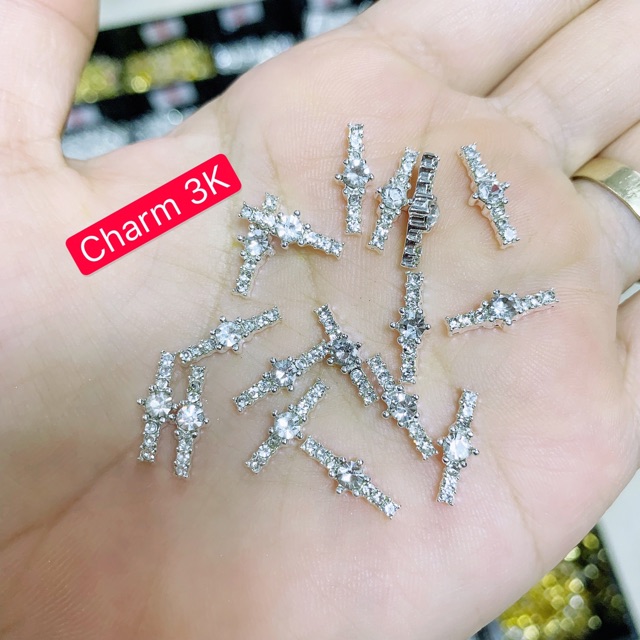 Charm trang trí móng tay đẹp