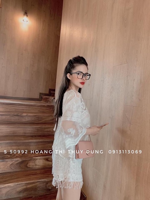 Set 2 món - áo ren boi tay lỡ thêu hoa + quần ren hoạ tiết ô vuông tua rua