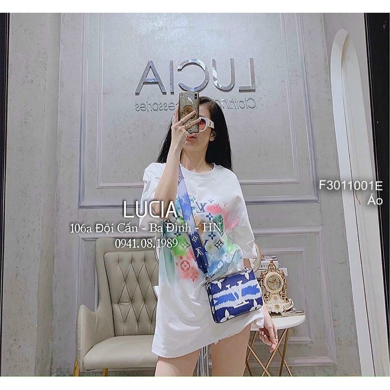 áo phông trắng vảy sơn hoạ tiết eo vi