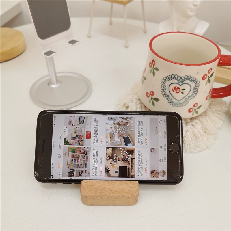 Giá đỡ điện thoại bằng gỗ chất lượng cao tiện dụng