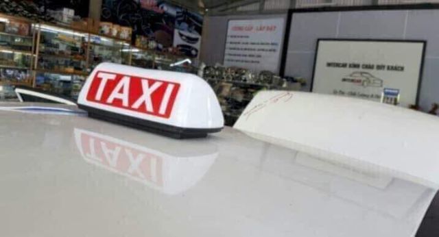 Mào taxi có đèn có đế nam châm (loại to 30cm) | BigBuy360 - bigbuy360.vn