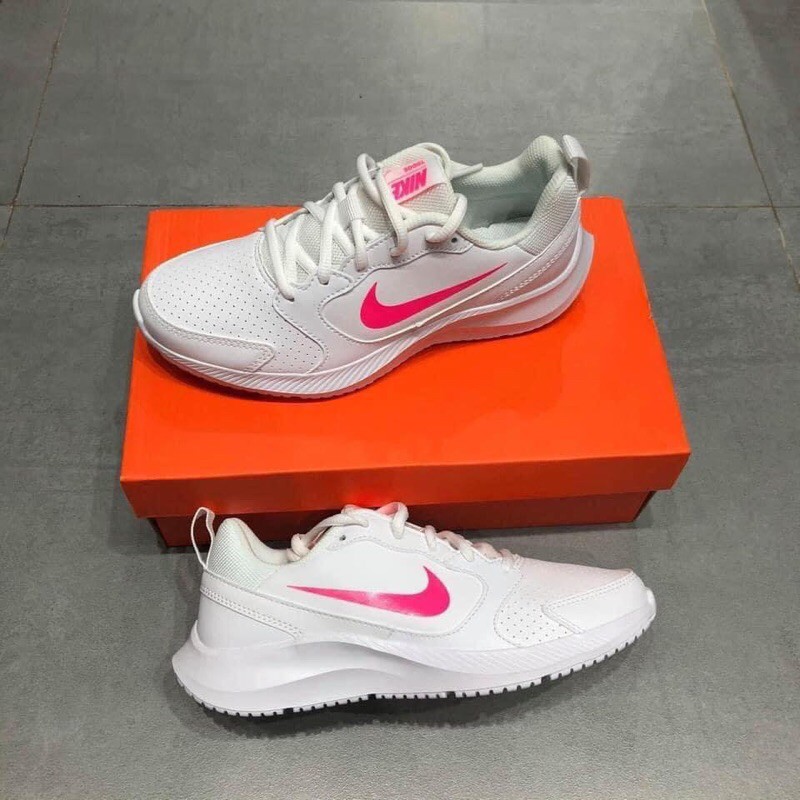 Giày Nike nu sẵn size 39