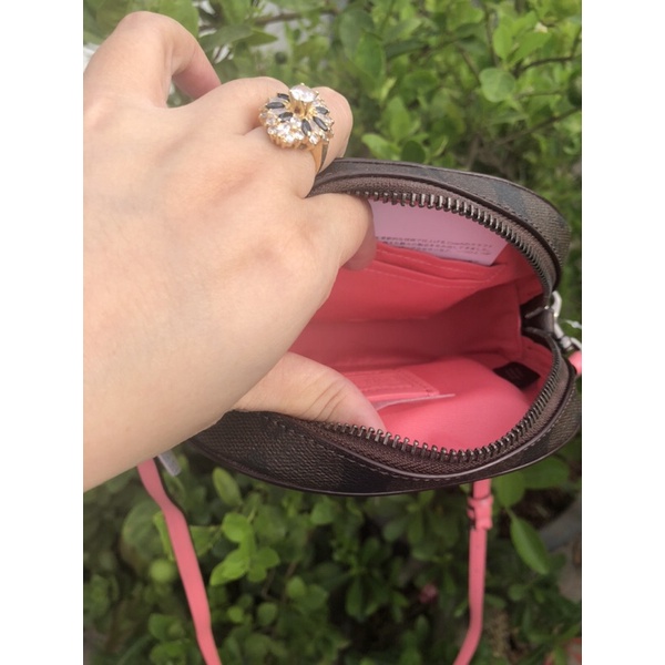 Túi đeo chéo nữ Coach