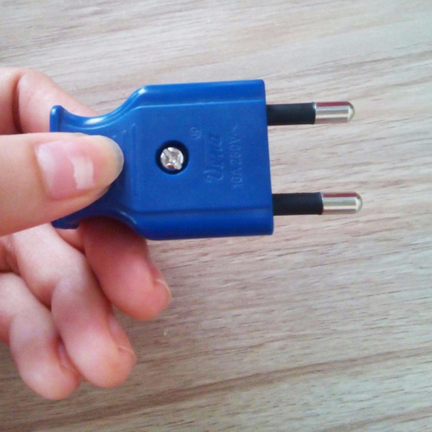 Phích cắm 2 chấu Vena Thái Lan (Nhiều màu)