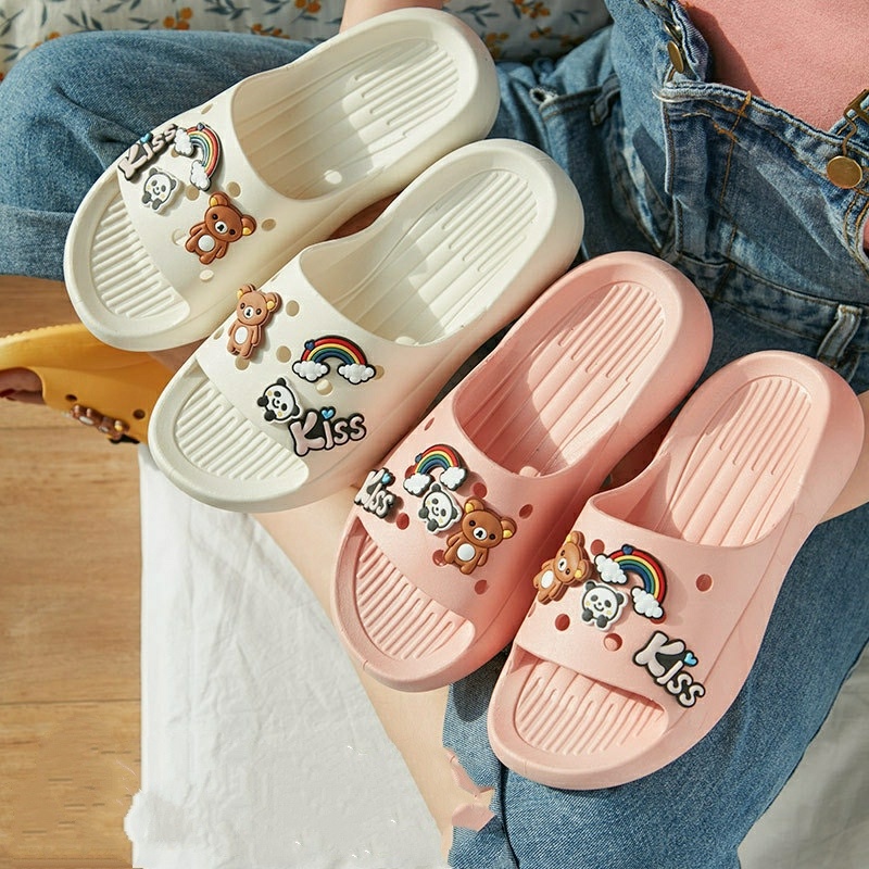 Dép nữ quai ngang đính gấu KiSS Cute chất liệu cao su xốp siêu êm DP17