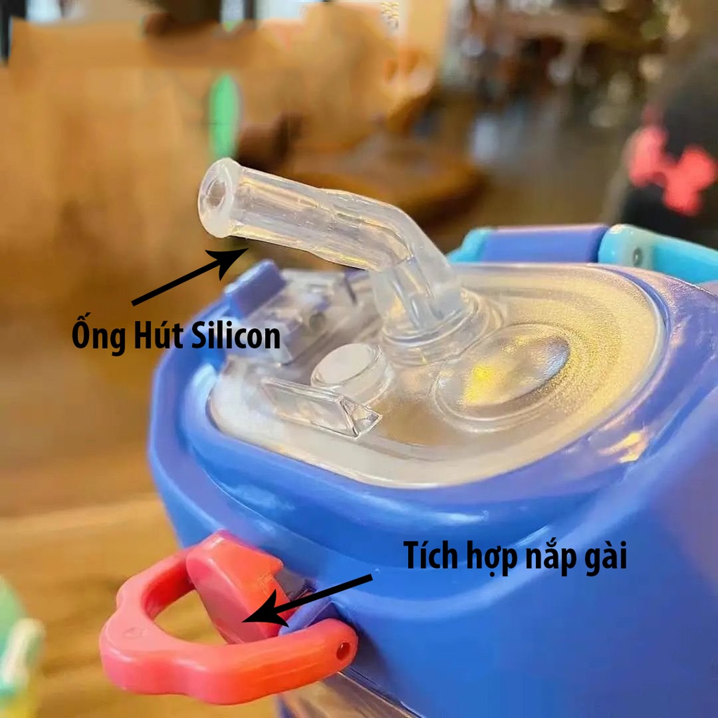 Bình Nước Nhựa . Bình Nước Em Bé Có Dây Đeo Kiểu Dáng Và Màu Sắc Tươi Tắn Dung Tích 400ML