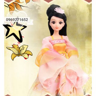 Búp bê cổ trang