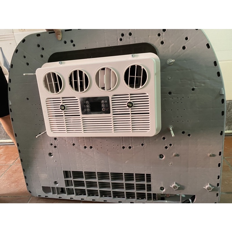 Máy Lạnh, Điều Hoà âm trận loại 24v và 12V Cho Xe Tải, Máy nó Công Trình Chạy Điện Ác Quy