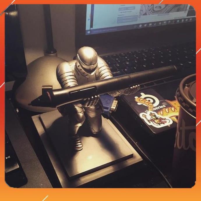 💥CHẤT💥Chặn giấy để bàn làm việc kiêm giá đỡ bút hiệp sĩ Knight pen holder