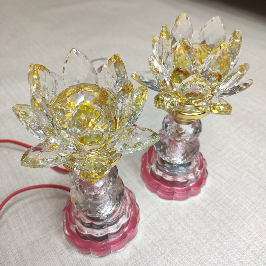 Cặp đèn thờ thủy tinh pha lê 2 đốt hình đài sen có LED đổi màu 3 chế độ cao cấp