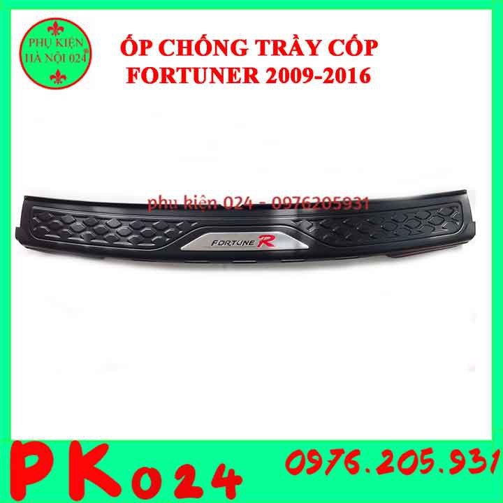 Ốp chống trầy cốp ngoài nhựa đen Fortuner 2012 2013 2014 2015 2016 hàng loại 1 dán cốp sau chống xước trang trí xe