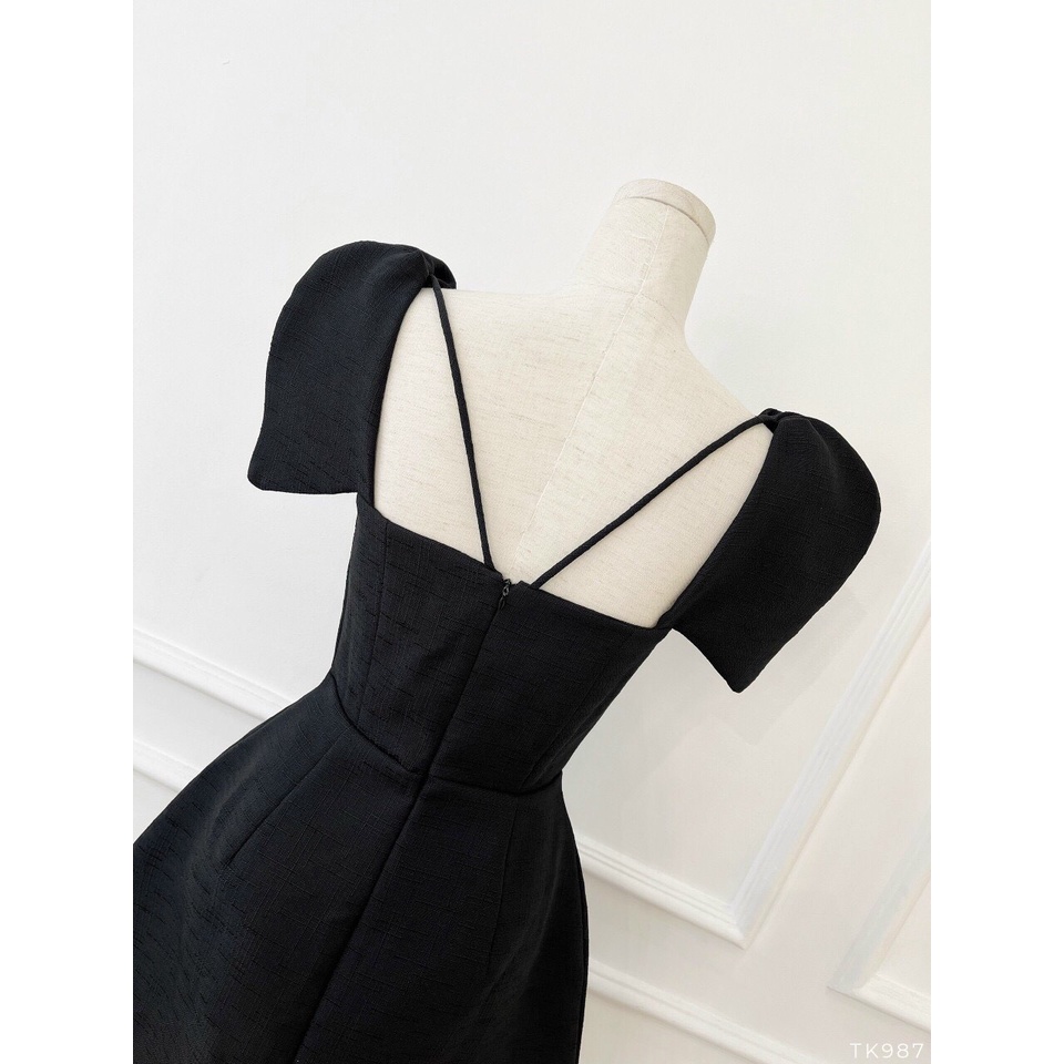 Đầm xoè chéo dây