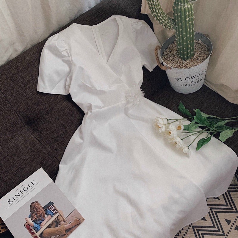 ĐẦM MIDI GẮN HOA BÊN CHÉO NGỰC