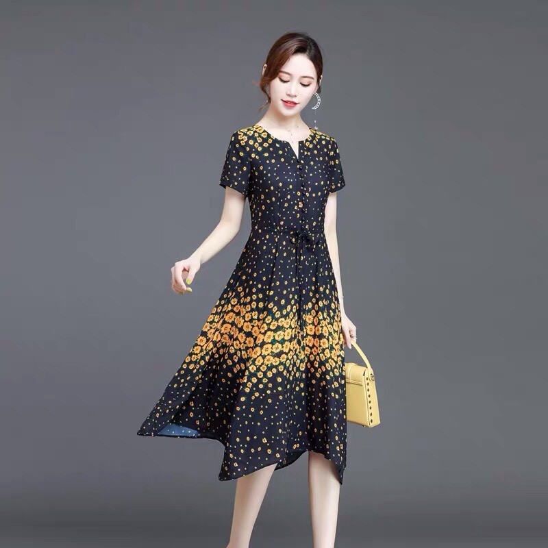 ĐẦM XOÈ HOA VÀNG RƠI