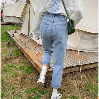 QUẦN JEANS SUÔNG XANH NHẠT MOM JEANS BASIC