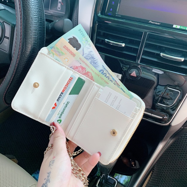 Ví có dây mang chéo