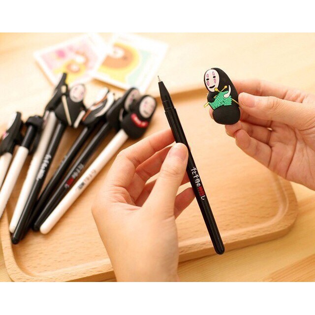 Bút viết mực nước vô diện, có 4 màu mực đen, đỏ, xanh, tím Sakura Shop