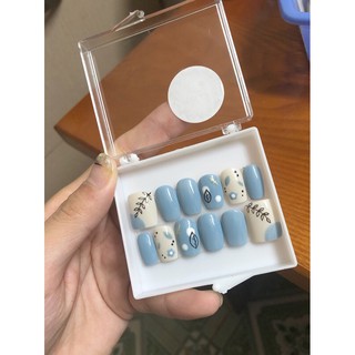 Móng giả thiết kế hoạ tiết đơn giản