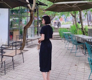 Đầm thắt nơ xẻ lưng sau