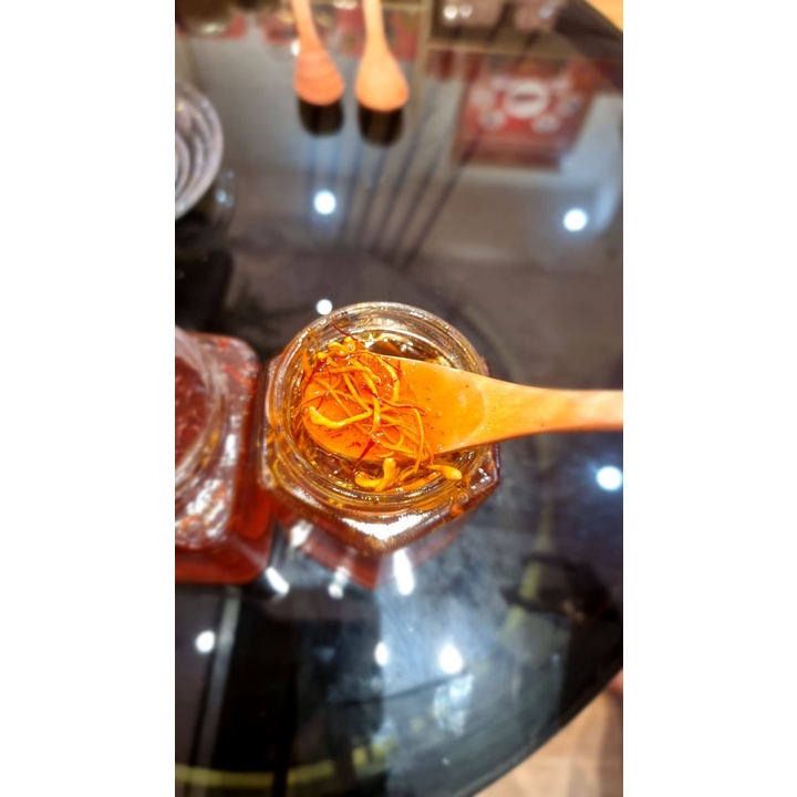 Mật ong Saffron ngâm Đông trùng hạ thảo lọ 180ml Saffron Việt Nam