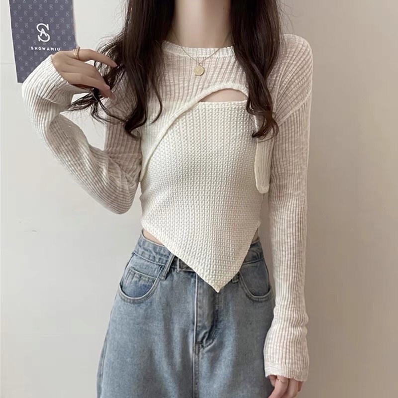Set áo len mỏng gồm 1 áo ngoài croptop khoét ngực+ 1 áo 2s lệch vạt