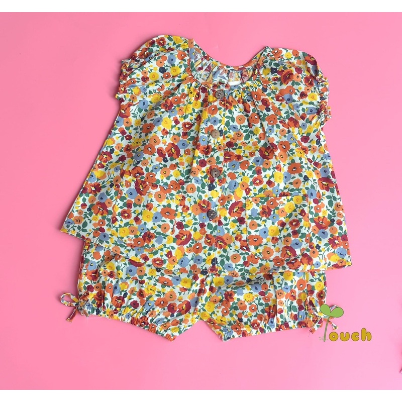 SALE Bộ bé gái áo nhún quần bí hai màu Touch