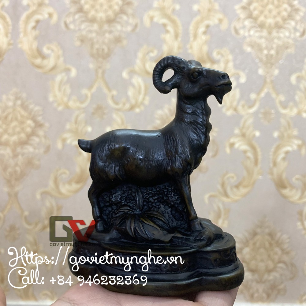 Tượng đá Dê phong thủy trang trí bàn làm việc - Chiều cao 11cm - Màu nâu đen