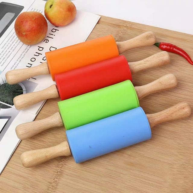 Cây lăn bột, cán bột tay gỗ . .