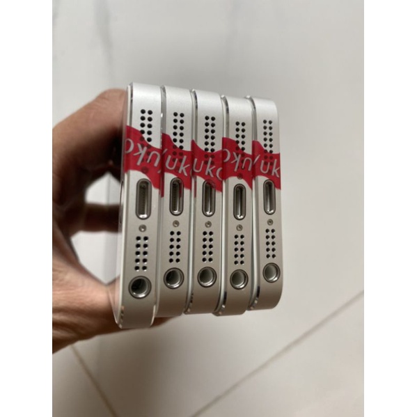 Điện thoại ip 5s Quốc tế ,đẹp keng,mượt mà ,vân tay nhạy cứng cáp nhỏ ,gọn. | BigBuy360 - bigbuy360.vn