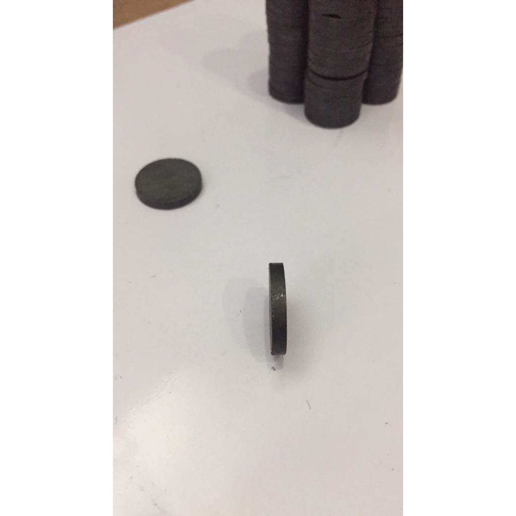 Nam châm viên Ferrite 20x3mm