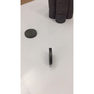 Nam châm viên Ferrite 20x3mm