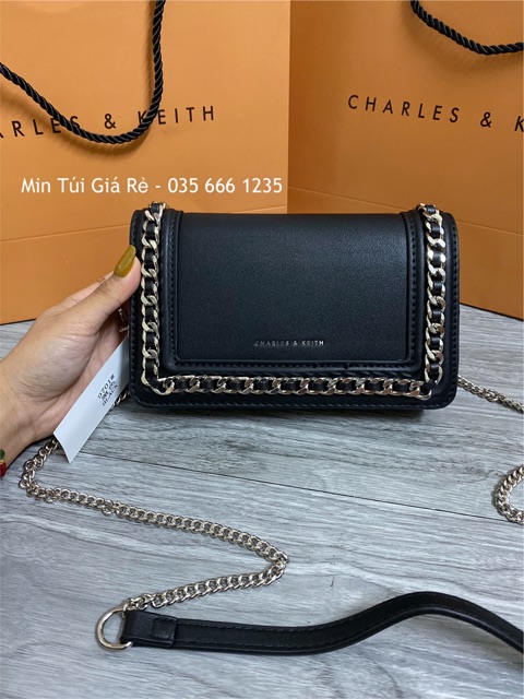 - Túi CnK viền xích có sẵn