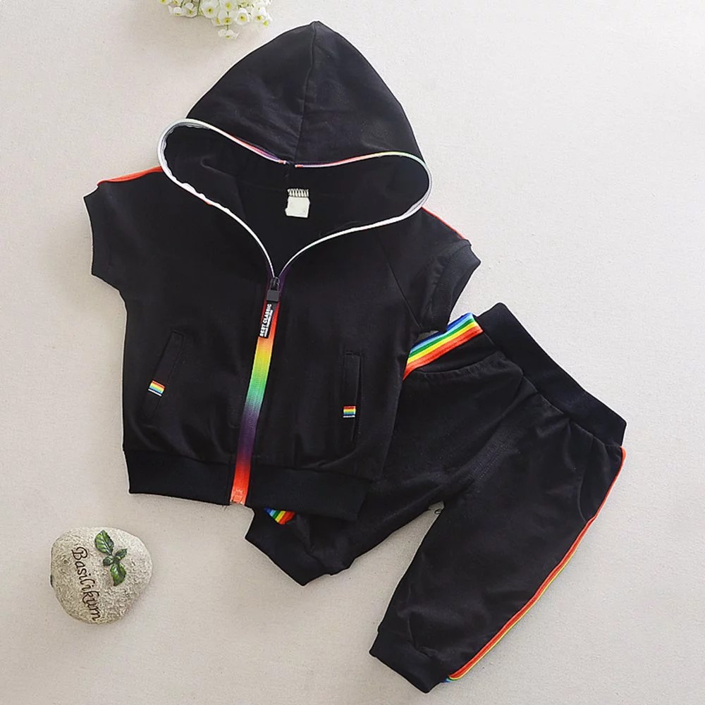 Bộ áo hoodie và quần thiết kế thời trang dành cho bé trai