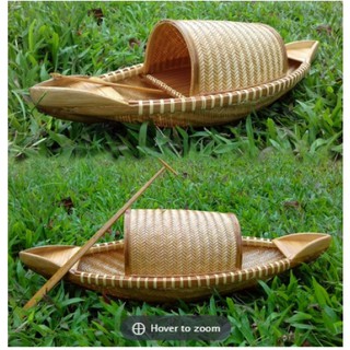 Thuyền tre trang trí, sắc xảo y như thật