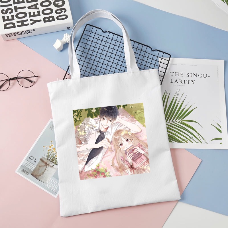 Túi tote vải trắng đeo vai in hình VỤNG TRỘM KHÔNG THỂ GIẤU - Tình Yêu Thầm Kín manhua tiện lợi thời trang