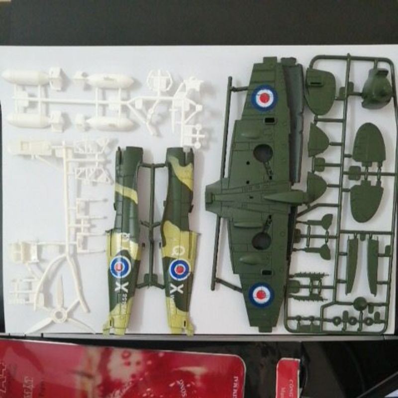 Bộ mô hình tự lăp ráp  Máy bay Supermarine Spitfire W3458 Tỷ lệ 1:48