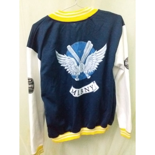 Áo bomber MLB pass mới 100%.